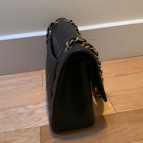 CHANEL JUMBO CAVIAR CLASSIC DOUBLE FLAP GOLD HARDWARE - Picture 8 of 16